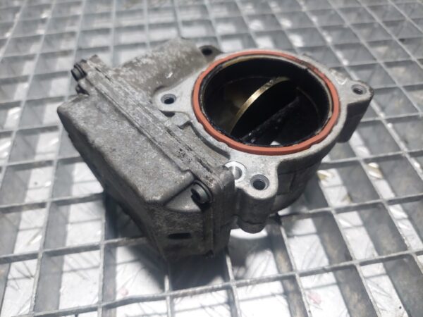 Clapeta acceleratie Audi A6 C6 Sedan (4F2) 2.7 tdi cod motor CGKA cod 4E0145950J