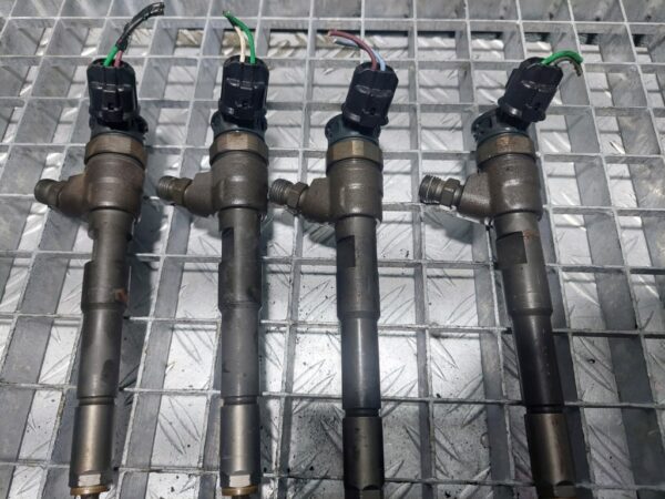 Injector Renault Kangoo II Express (FW) 1.5 dci cod motor K9K628 cod H8201453073 / 0445110652