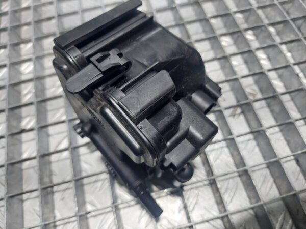 Carcasa filtru combustibil Peugeot 206 1.6 hdi 90 cp cod motor 9H02 (9hx) cod 70512338