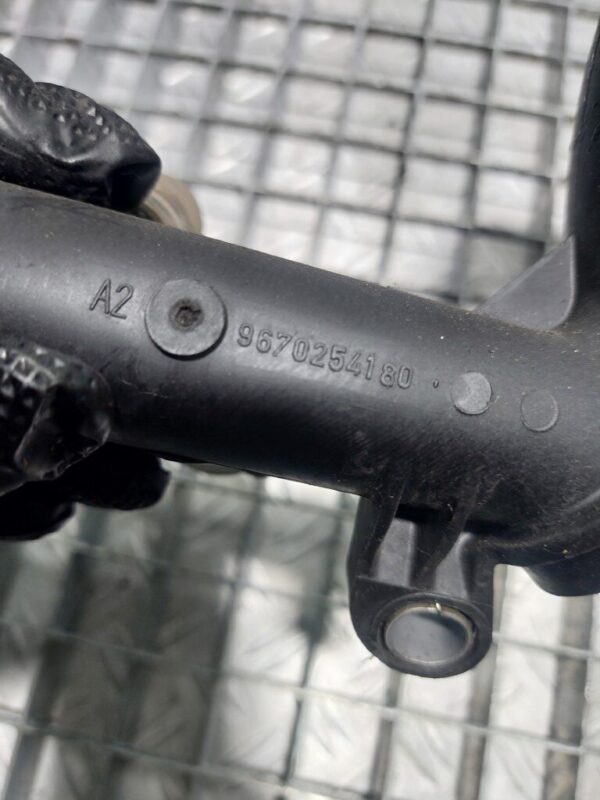 20251015_184115-rotated-1.jpg Conducta apa Peugeot 308 I Hatchback (4A, 4C) 1.6 hdi 90 cp cod motor 9H02 (9hx) cod 9670254180