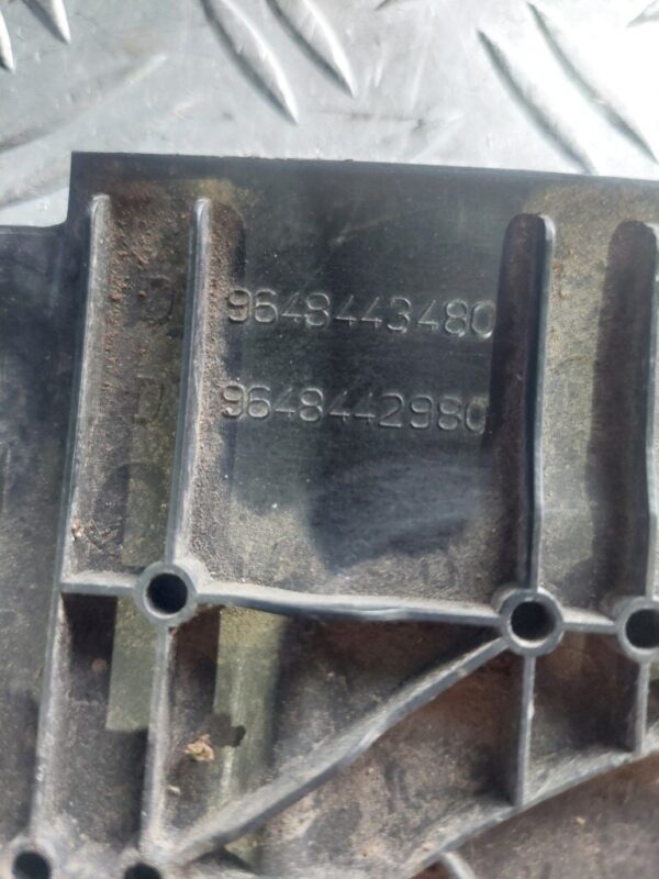 Capac motor Citroen C4 cod 9648443480 / 9648442980