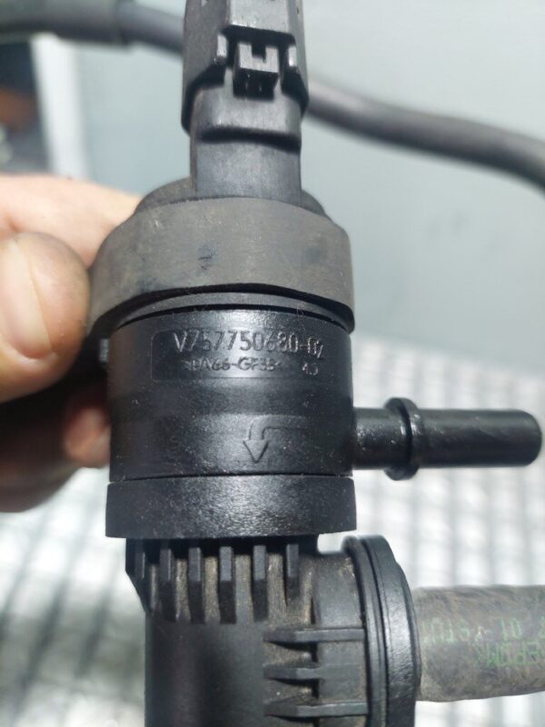 20251022_165213-rotated-1.jpg Valva solenoid Peugeot 207 CC cod motor 5FV cod V757750680