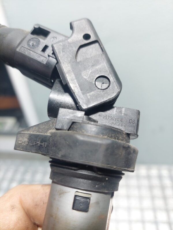 20251022_165410-rotated-1.jpg Bobina inductie Peugeot RCZ 2011 1.6 THP cod motor 5FV cod V75750108