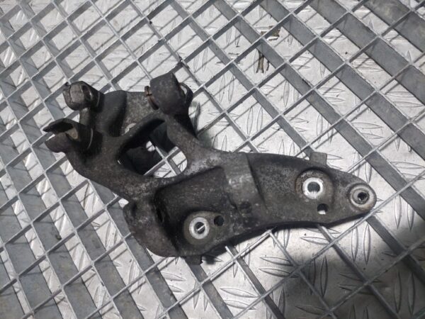 20251022_154059.jpg Suport alternator Peugeot 307 1.6 hdi cod motor 9H01 cod 9658199180
