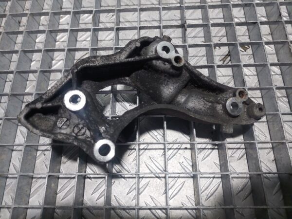 20251022_154102.jpg Suport alternator Peugeot 307 1.6 hdi cod motor 9H01 cod 9658199180