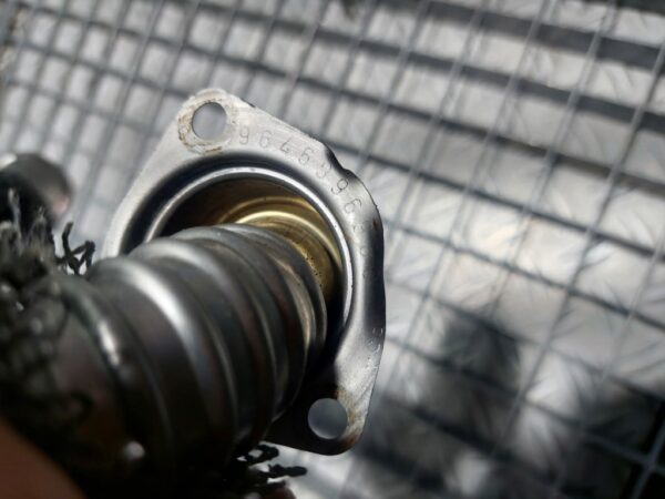 Conducta EGR Peugeot 308 1.6 HDi cod motor 9H01 cod 9646396980