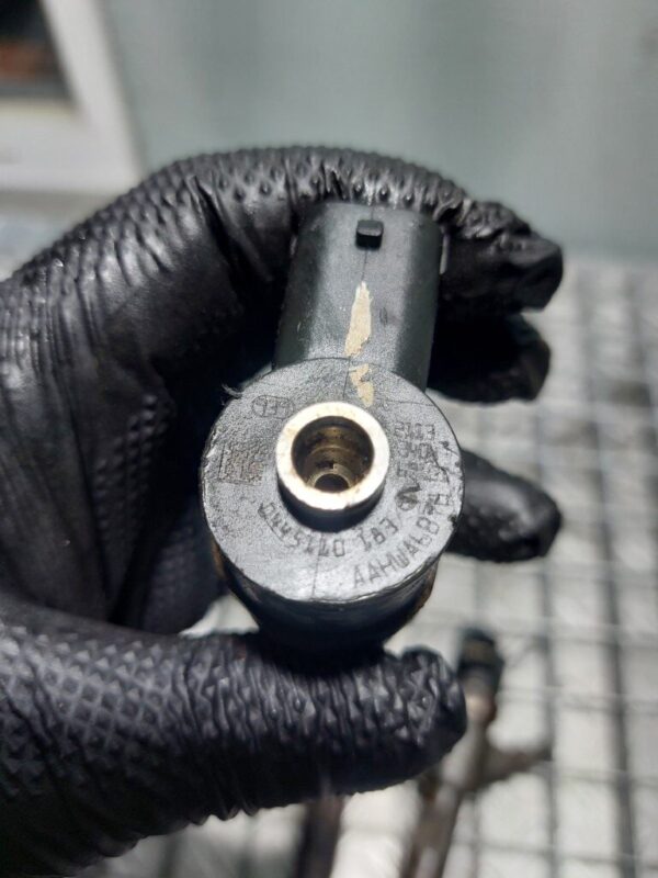 Injector Opel Corsa D 1.3 CDTI cod 0445110183