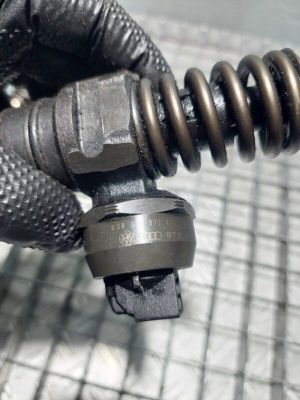 Injector Audi A3 Hatchback (8L1) 1.9 TDI cod 038130073AJ