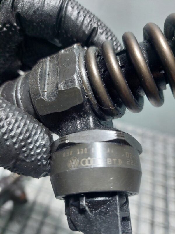 Injector Audi A3 Hatchback (8L1) 1.9 TDI cod 038130073AJ