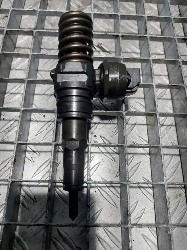 20251028_180501-rotated-1.jpg Injector Audi A3 Hatchback (8L1) 1.9 TDI cod 038130073AK