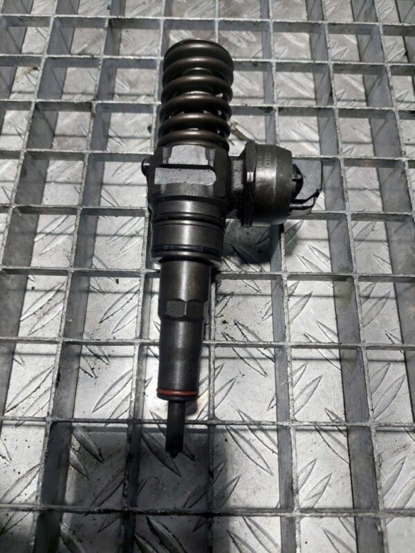 20251028_180522-rotated-1.jpg Injector Audi A3 Hatchback (8L1) 2.0 TDI cod 038130073BQ