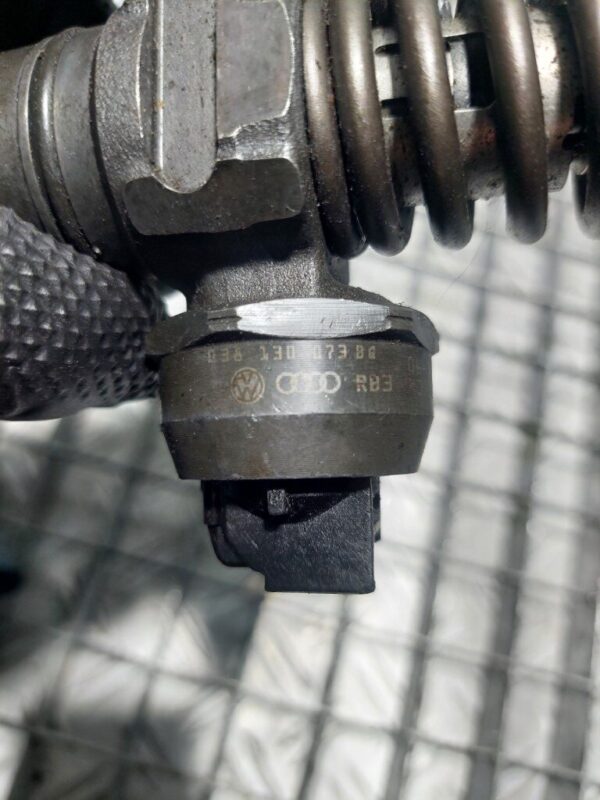 20251028_180525-rotated-1.jpg Injector Audi A3 Hatchback (8L1) 2.0 TDI cod 038130073BQ