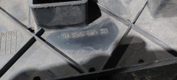 Scut bara fata Peugeot 5008 2011 cod 9686646580