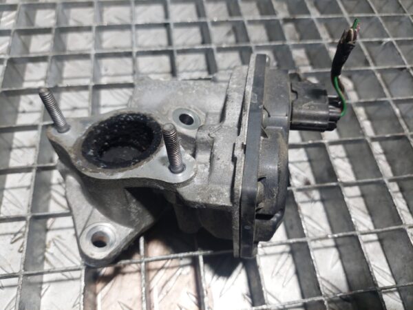 Supapa EGR Renault Megane CC 1.5 dCi cod motor K9K 636 cod 147103371R