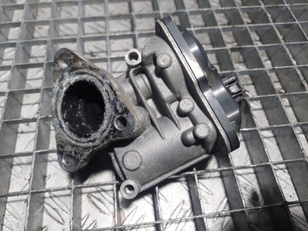 Supapa EGR Renault Megane CC 1.5 dCi cod motor K9K 636 cod 147103371R