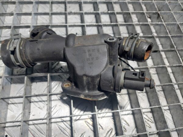 Flansa lichid racire Volkswagen Passat CC (357) 2.0 TDI cod motor CBD cod 03L121132Q