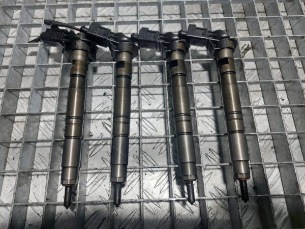 Injector Volkswagen Tiguan 2016 2.0 TDI cod motor CBD cod 0445116030 / 03L130277