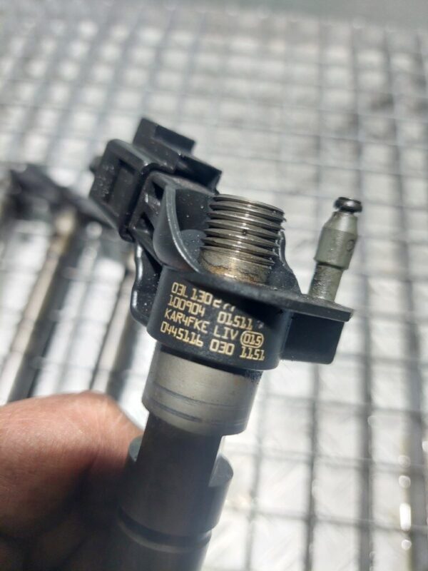 Injector Volkswagen Tiguan 2016 2.0 TDI cod motor CBD cod 0445116030 / 03L130277