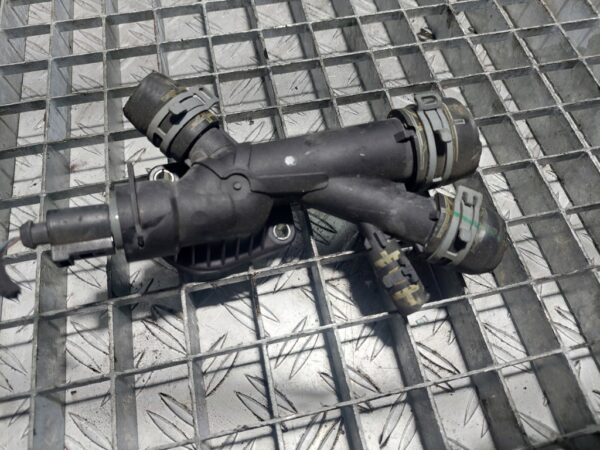 Distribuitor apa Volkswagen Golf VI Hatchback (5K1) 1.6 tdi cod motor CAY cod 03L121131AA