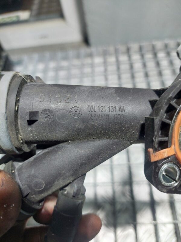 Distribuitor apa Volkswagen Golf VI Hatchback (5K1) 1.6 tdi cod motor CAY cod 03L121131AA