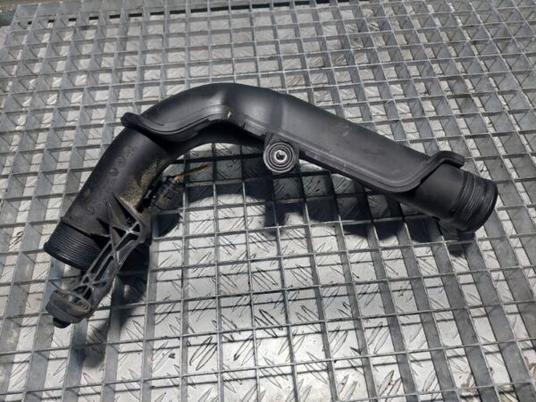 Conducta intercooler Volkswagen Passat B6 Sedan (3C2) 1.6 tdi cod motor CAY cod 1K0145770AE