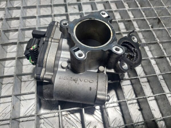 Supapa EGR Renault Espace 4 2.0 dCi cod motor M9R 744 cod 8200796674