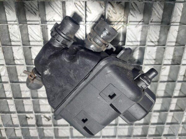 20251113_145715-rotated-1.jpg Vas expansiune lichid racire antigel BMW Seria 7 F01 cod motor N63B44A 4.4 benzina cod 7575578-04
