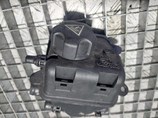 20251113_145719-rotated-1.jpg Vas expansiune lichid racire antigel BMW Seria 7 F01 cod motor N63B44A 4.4 benzina cod 7575578-04