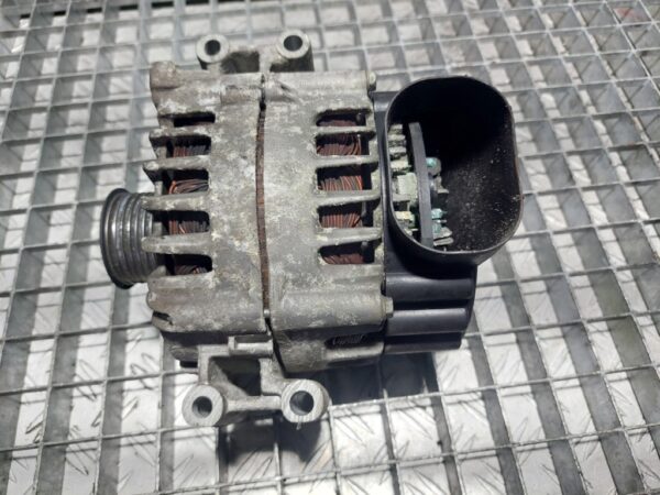 Alternator BMW Seria 7 F01 4.4 benzina cod motor N63B44A cod 7575344