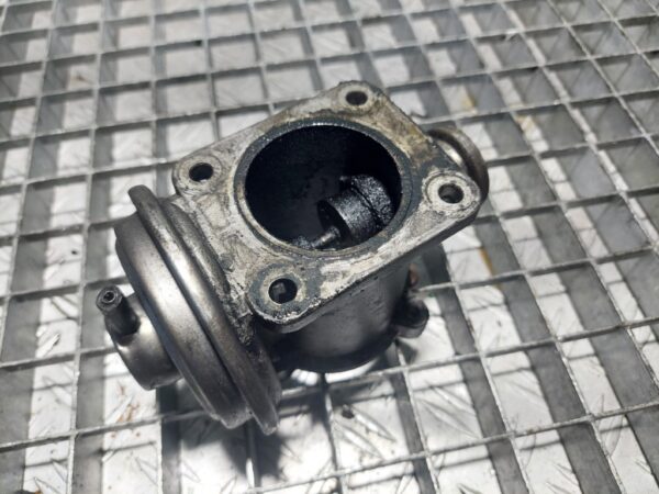 20251113_171633.jpg Egr BMW Seria 1 E87 2.0 D cod motor M47 204D4 cod 7804380