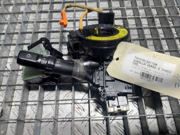20251113_182625.jpg Spira volan + Maneta stergator Toyota Corolla Verso 2 PHASE