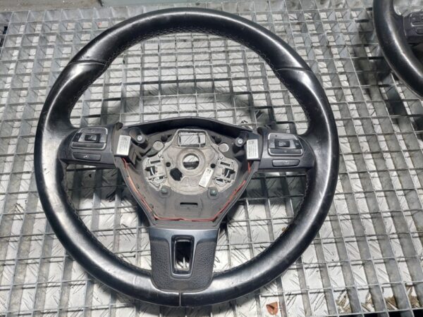 Volan cu comenzi VW Passat B7 2.0 Tdi cod 3C8419091AM