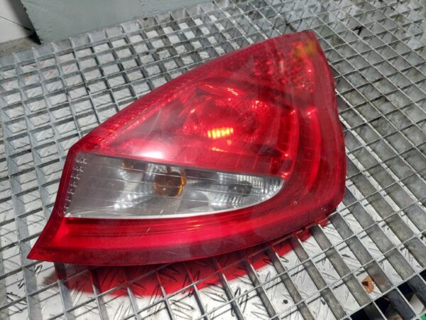 Stop dreapta Ford Fiesta 6 cod 8A6113404A