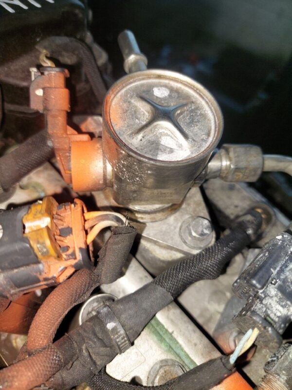 20251219_145224-rotated-1.jpg Pompa de inalta presiune Peugeot 308 II Hatchback 1.2 THP cod 9807550080