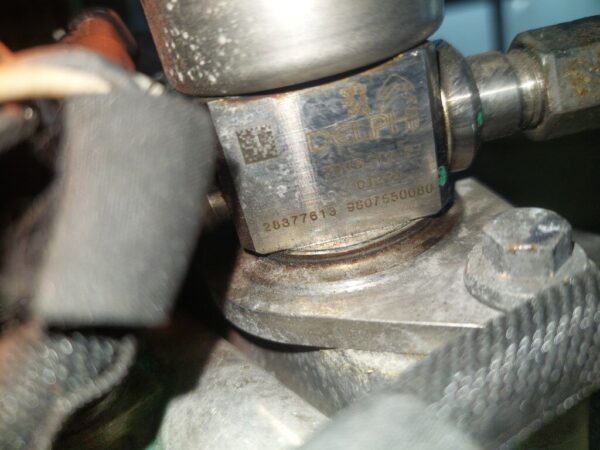 20251219_145245-rotated-1.jpg Pompa de inalta presiune Peugeot 308 II Hatchback 1.2 THP cod 9807550080