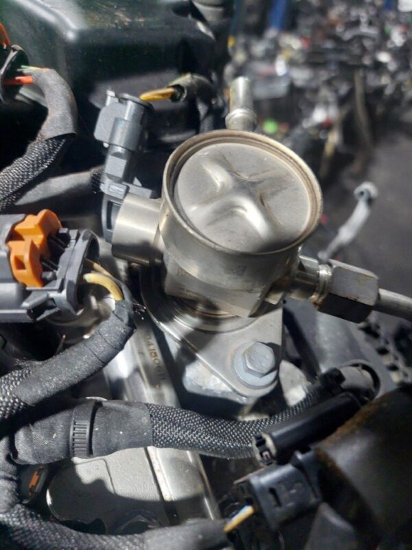 Pompa inalta presiune Citroen C4 Cactus 1.2 cod motor EB2DT HNZ cod 9805614880