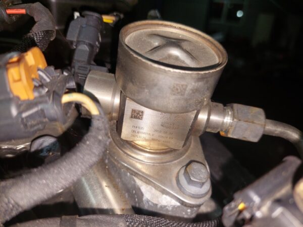 Pompa inalta presiune Citroen C4 Cactus 1.2 cod motor EB2DT HNZ cod 9805614880