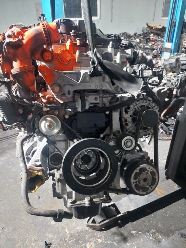 Motor fara anexe Peugeot 208 1.2 VTI cod EB2ADT HNK HN05