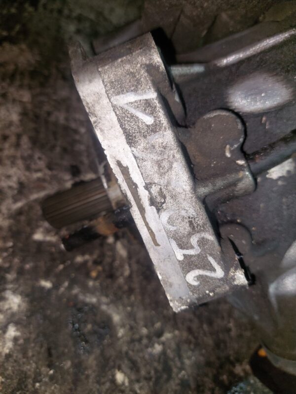 Cutie de transfer grup fata 2.0 dci M9R cod 067022 Nissan X-Trail T31