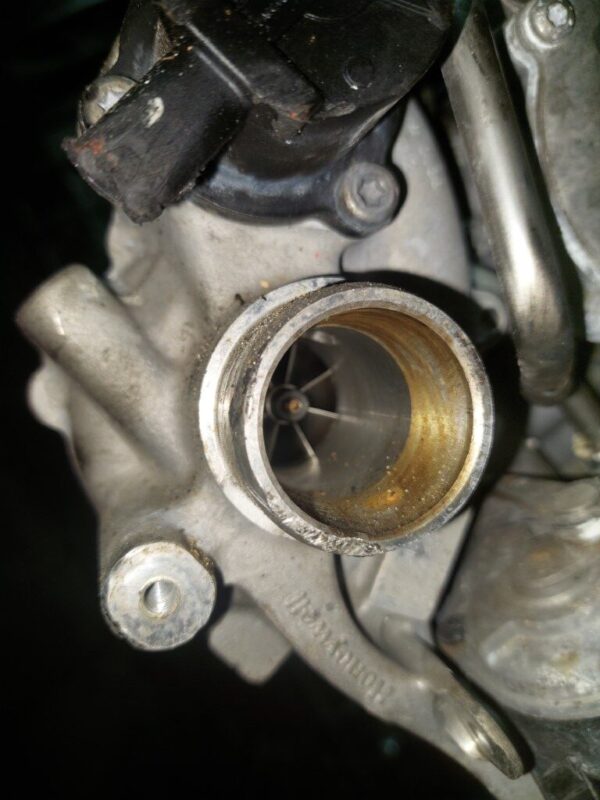Turbina Peugeot 3008 1.2 THP 131 CP cod motor HNO5 cod 9825982080