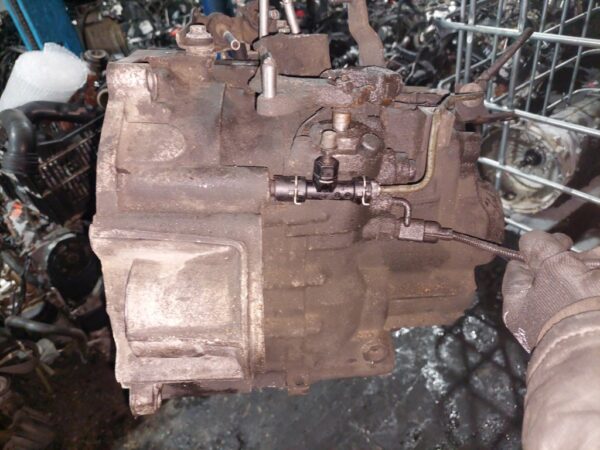 20260105_180312.jpg Cutie viteze manuala 6 trepte Seat Alahmbra 1.9 TDI 130 CP cod FUX