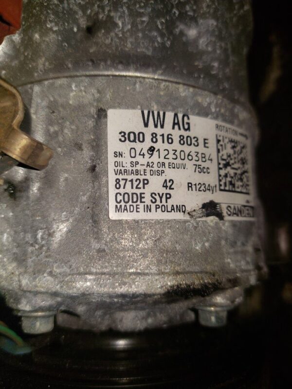 Compresor clima AC VW Polo 1.0 TSI cod motor DLAA cod 3Q0816803B
