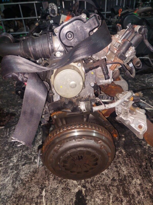 Motor fara anexe Dacia Duster 1.5 DCI 4x4 110 Cp 2012 cod motor K9K J898