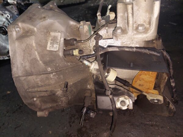 Cutie viteze manuala Ford Fiesta 1.5 TDCi cod motor XVJB cod ET7R7002ABE