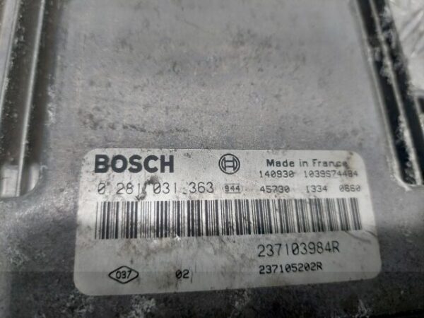 Calculator motor ECU Renault Trafic 3 1.6 DCI Euro 5 NON-ADBLUE cod 237103984R
