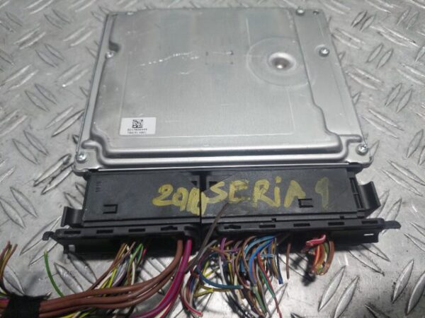 Calculator motor ECU BMW Seria 1 E82 118d cod motor N47D20C cod 851059201