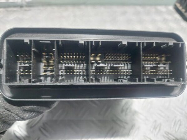 Calculator motor ECU BMW Seria 3 E90 2.0 D cod 851082901