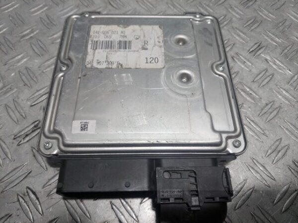 Calculator motor ECU Skoda Rapid 1.6 TDI cod motor CXM cod 04L907309E