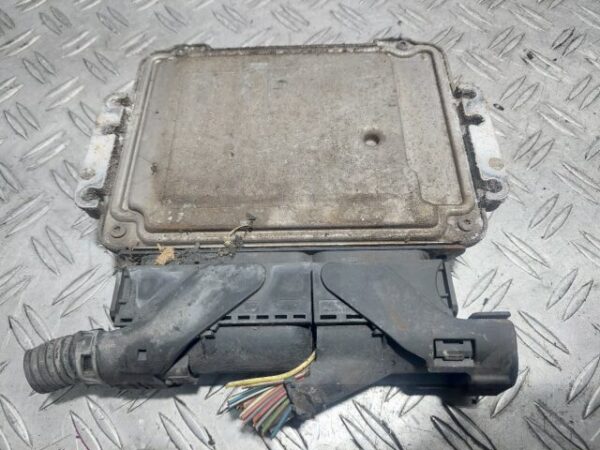20260203_172148.jpg Calculator Motor ECU Opel Astra H 1.7 CDTI cod motor Z17DTL cod 5556829
