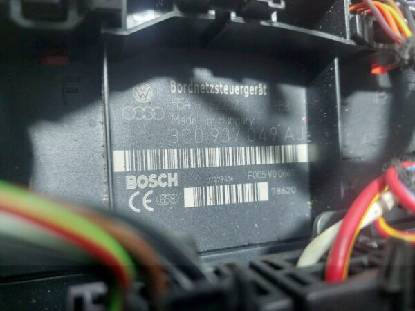 Modul confort Audi A4 B8 2.0 TDI 2010 cod 3C0937049AJ